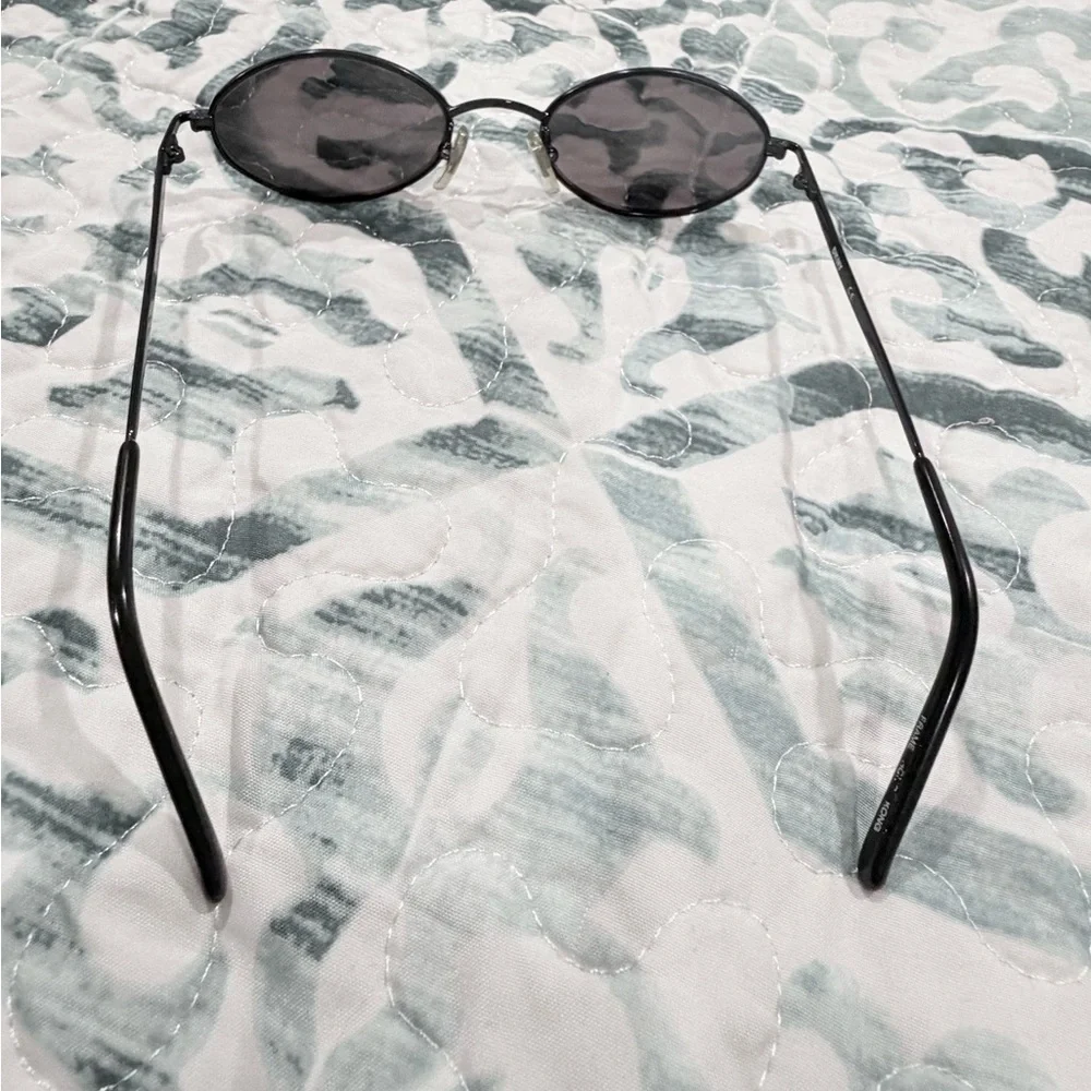 DKNY Trendy Retro-style  Oval Frames